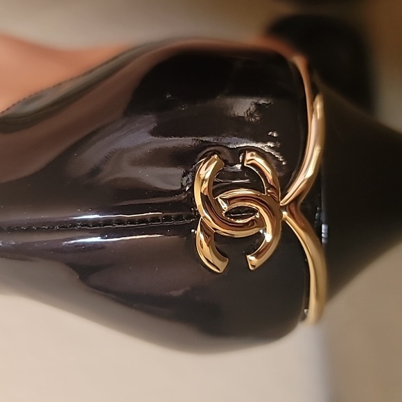 Authentic! CHANEL Black Patent Leather D'Orsay Heels with Chanel Logo. Size 8 - Picture 8 of 11